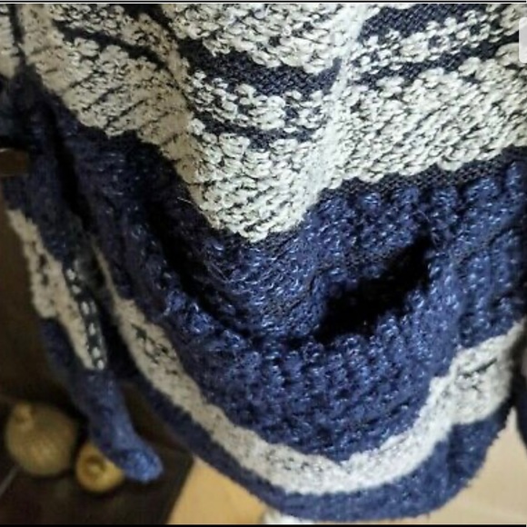 CHAPS Indigo Textured Knit Toggle Button Hooded Jacket in Small Petite - Picture 7 of 15